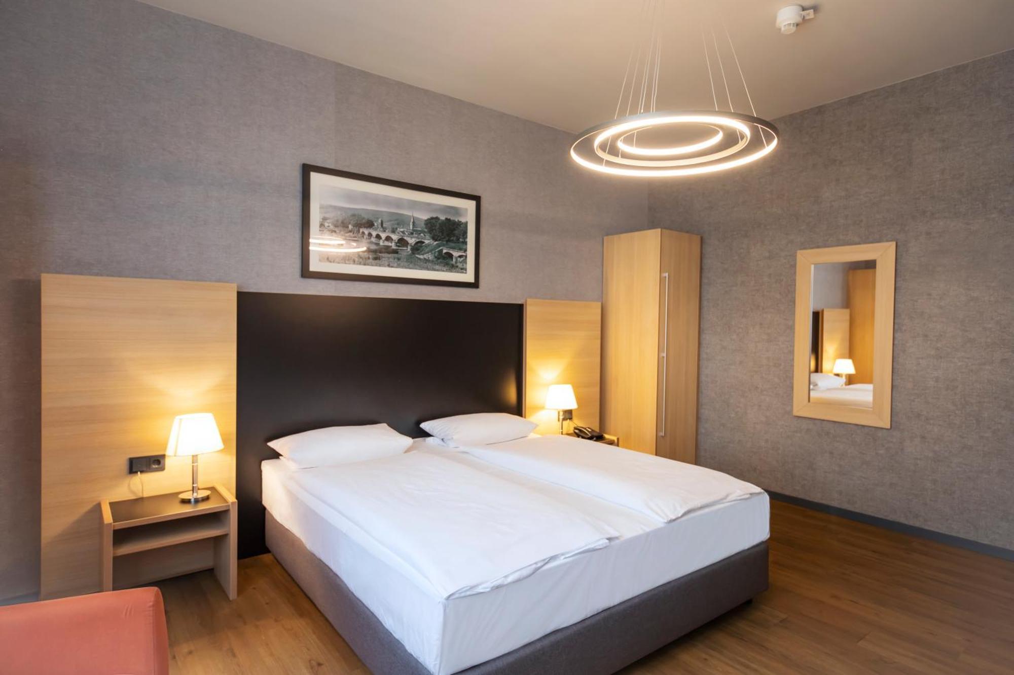 Roomingtons Hotel Franziskushoehe Lohr Extérieur photo